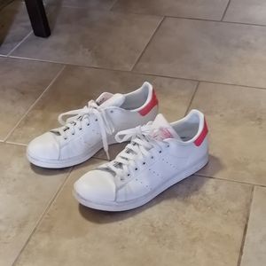 Comfortable White Adidas Sneakers StanSmith Size 9